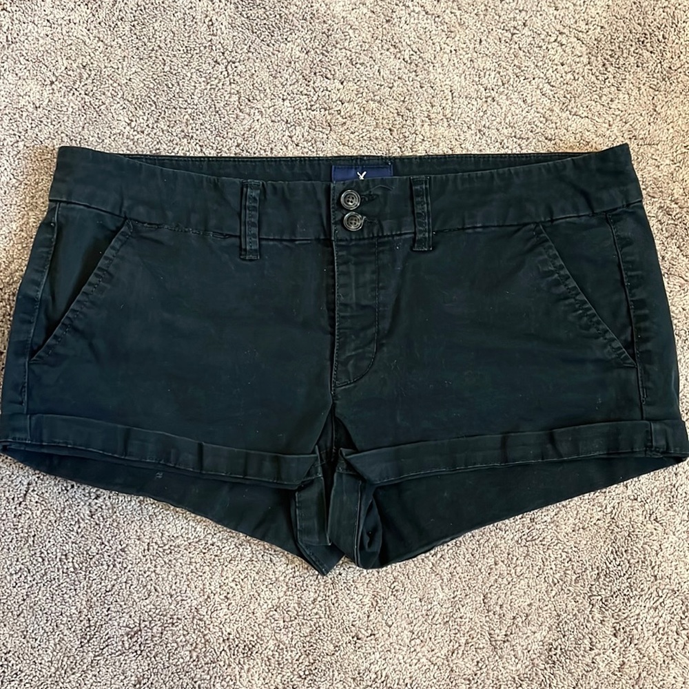 American Eagle • Black Chino Shorts